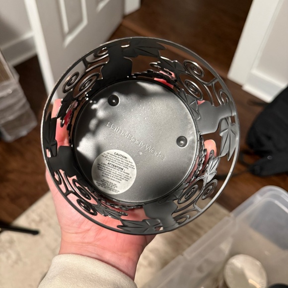 Bath & Body Works 3-Wick Candle Holder Metal Sleeve Grapevine Ivy Decor - Picture 4 of 4